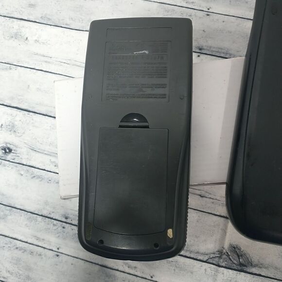 Texas Instruments TI-83  Graphing Calculator with Cover  Needs 4 AAA Batteries - Picture 3 of 5